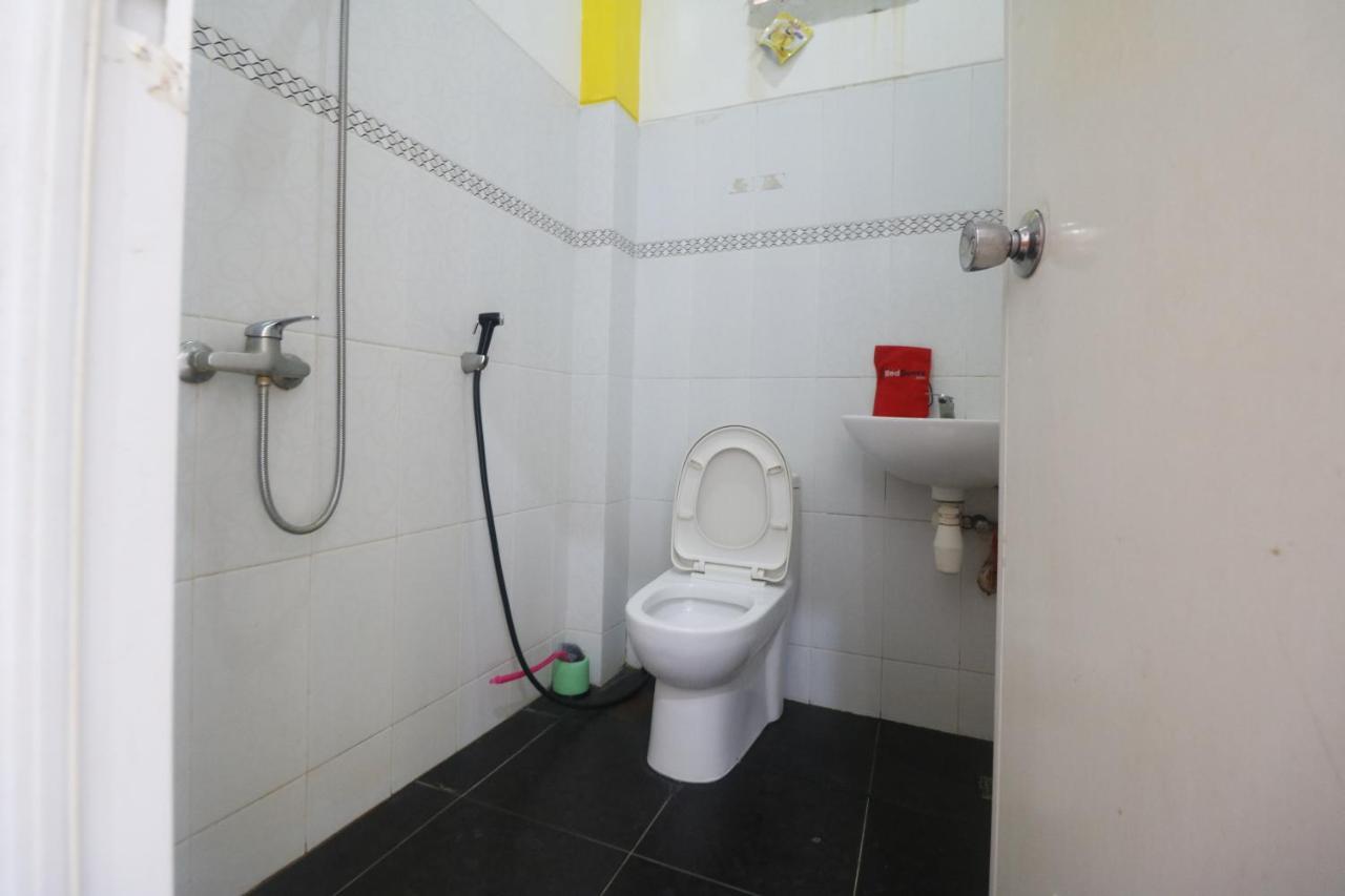 Hotel RedDoorz Syariah near BSCC DOME Balikpapan  Exterior foto